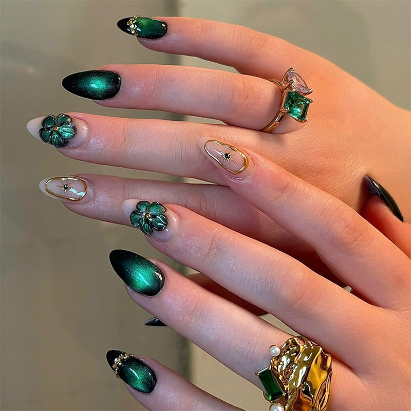 Glamorous Press-On Nail Set with Decorative Floral Accents Bowlift
