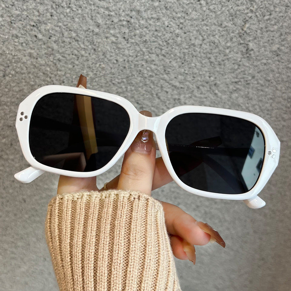 Women's fashionable oversized sunglasses in elegant design Bowlift