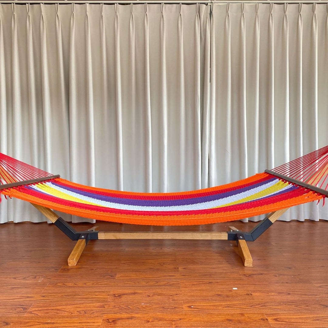 Woven cotton hammock with wooden spreader bars and freestanding stand Bowlift