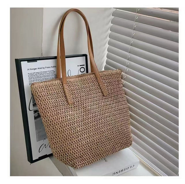 Handbag Made of Woven Natural Material with Leather Carrying Handles Bowlift
