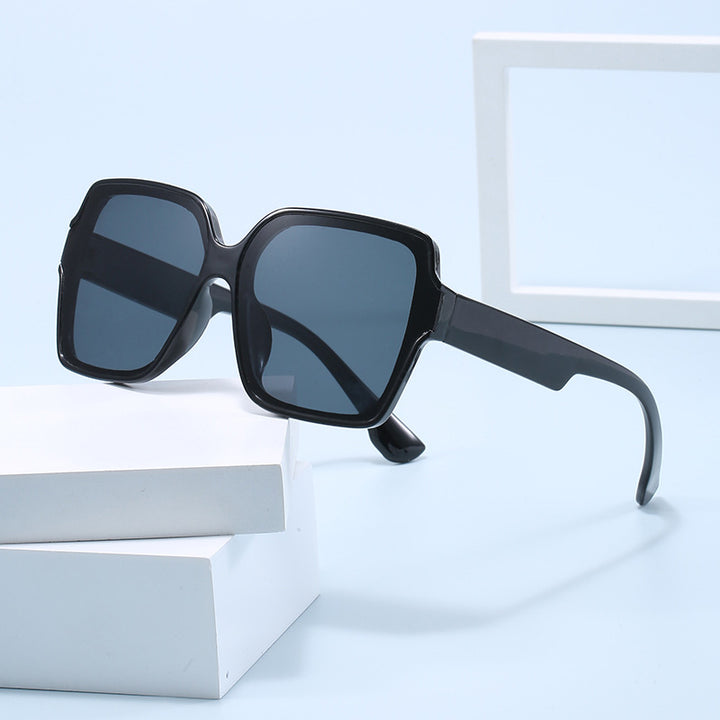 Women's square sunglasses with unique, stylish frame Bowlift