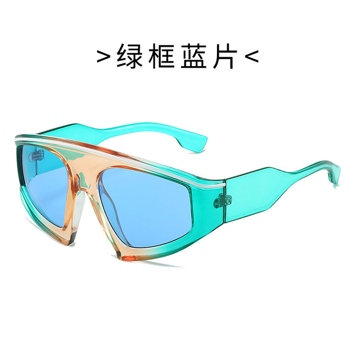 Ladies Sporty Sunglasses with Stylish Frame and Large Lenses Bowlift