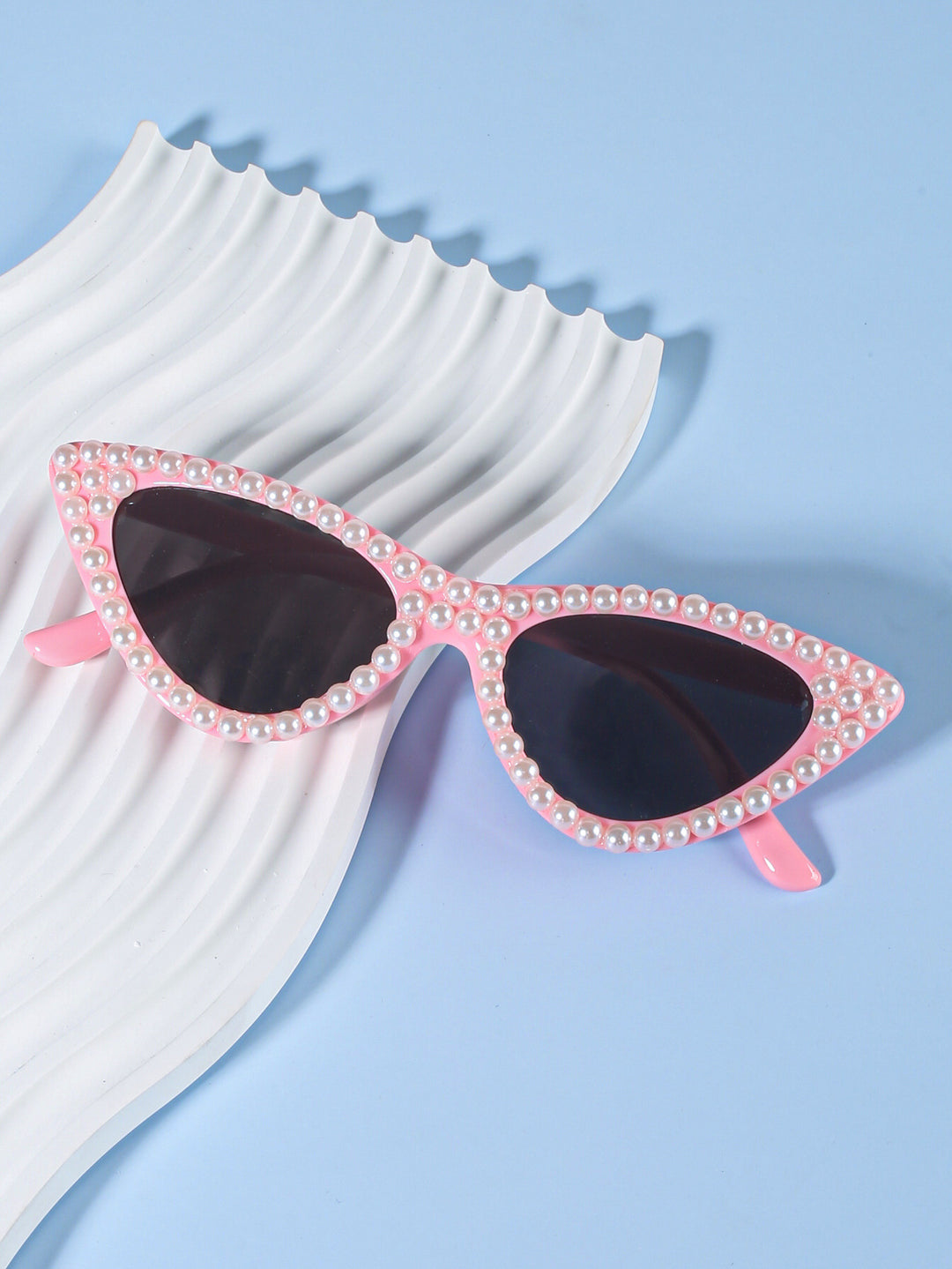 Cat-Eye Fashion Sunglasses Bowlift
