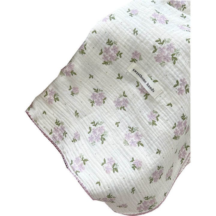 Women's Cozy Blanket with Floral Design Bowlift