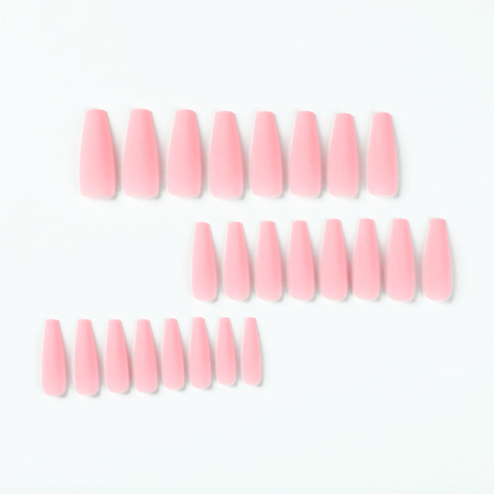 Artificial extensions in trendy stiletto style Bowlift