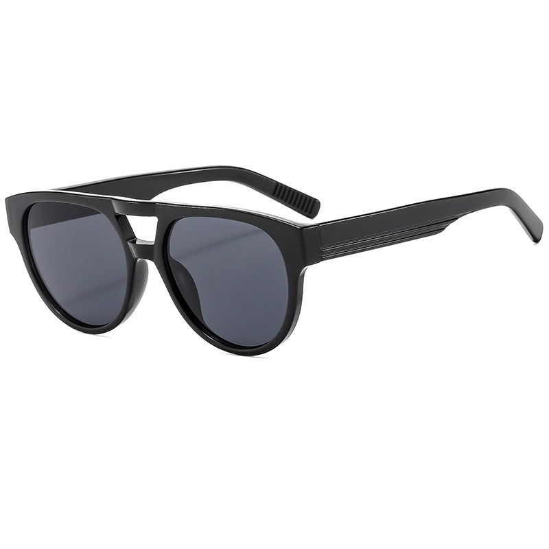 Ladies fashionable cat-eye sunglasses in elegant tortoise look Bowlift