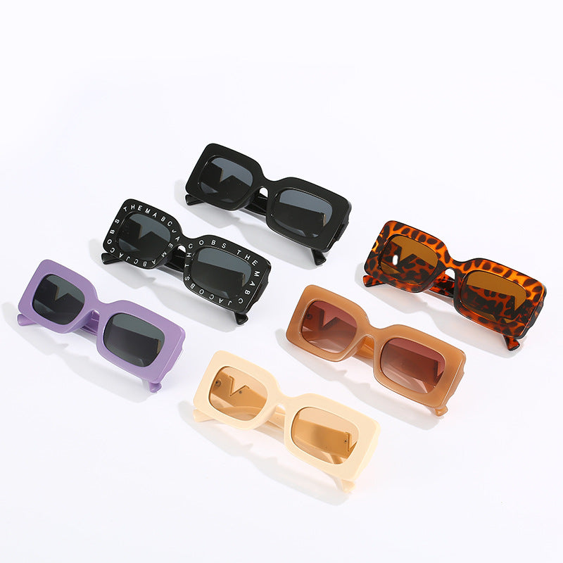 Women's fashionable square sunglasses with stylish metal embellishment Bowlift