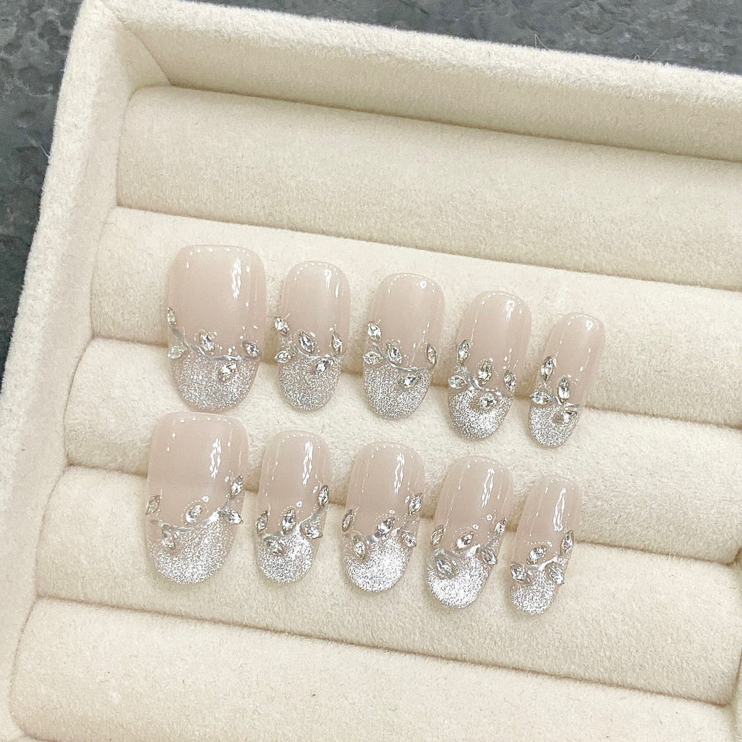 Elegant Press-On Nail Set with Decorative Rhinestone Accents Bowlift