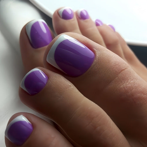 Artificial nail set with modern gradient and French tip Bowlift