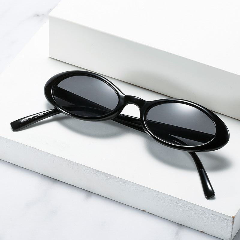 Retro-Inspired Oval Sunglasses Bowlift 1787812428