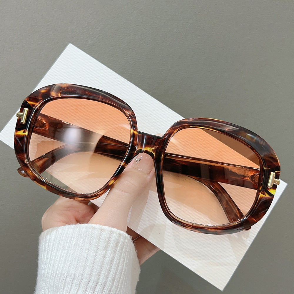 Stylish Oversized Sunglasses Bowlift