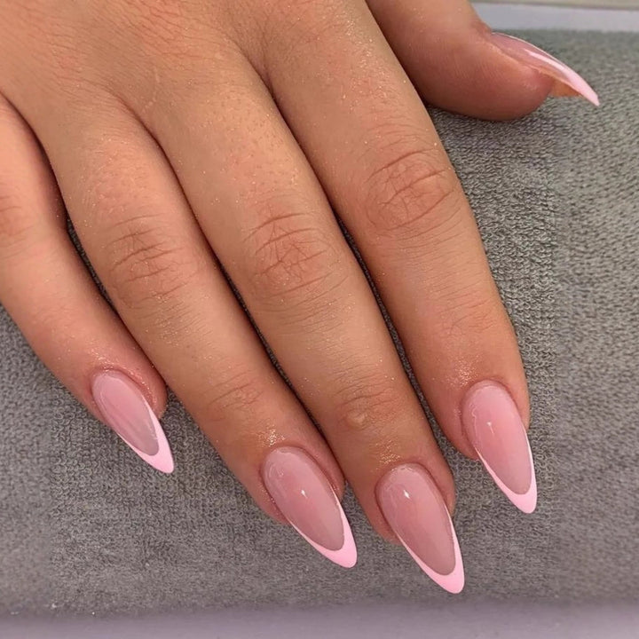 Elegant Stiletto Fake Nails with Filigree French Tip Design Bowlift