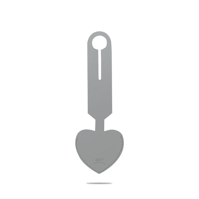 heart-shaped leather luggage tag with adjustable loop Bowlift
