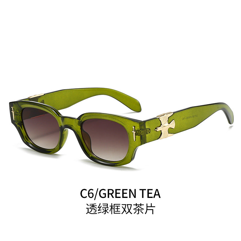 Women's fashionable sunglasses in exclusive tortoiseshell design with elegant metallic accents Bowlift