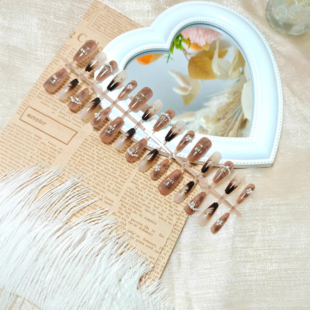 Nail Art Set with Elegant Gradient and Pearled Accents Bowlift
