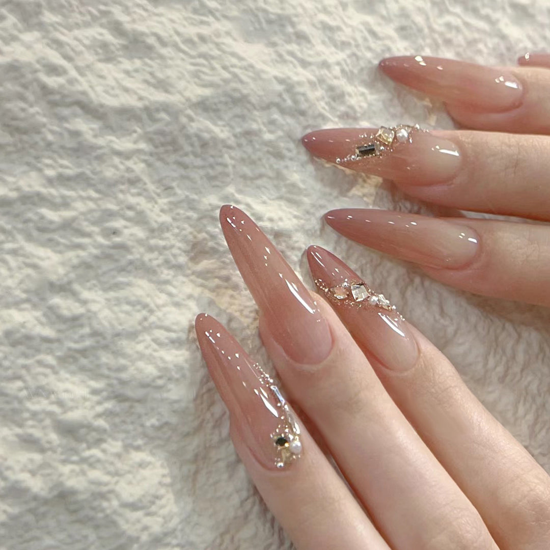 Creative Cat-Themed Press-On Nail Art Bowlift