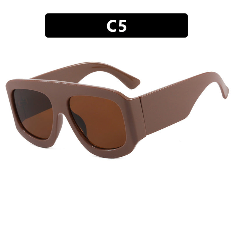 Women oversized sunglasses in modern design Bowlift
