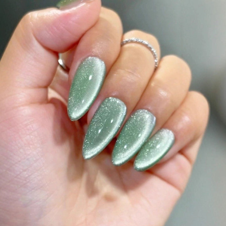 Acrylic nail set with sparkling glitter and elegant design Bowlift