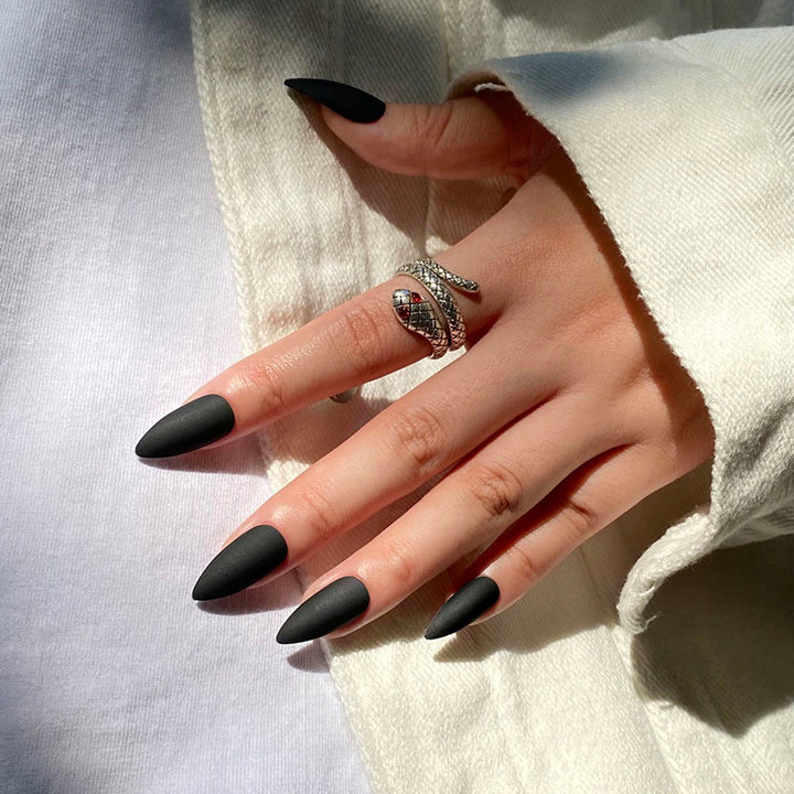 Artificial nail extensions in modern design Bowlift