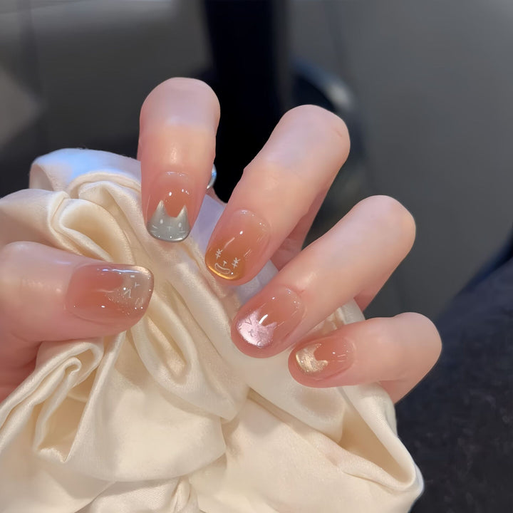 Artificial nail tips with playful cat design Bowlift