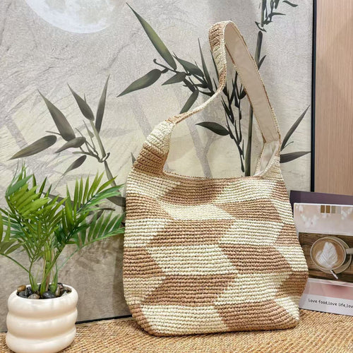 Handcrafted crossbody bag with geometric pattern Bowlift