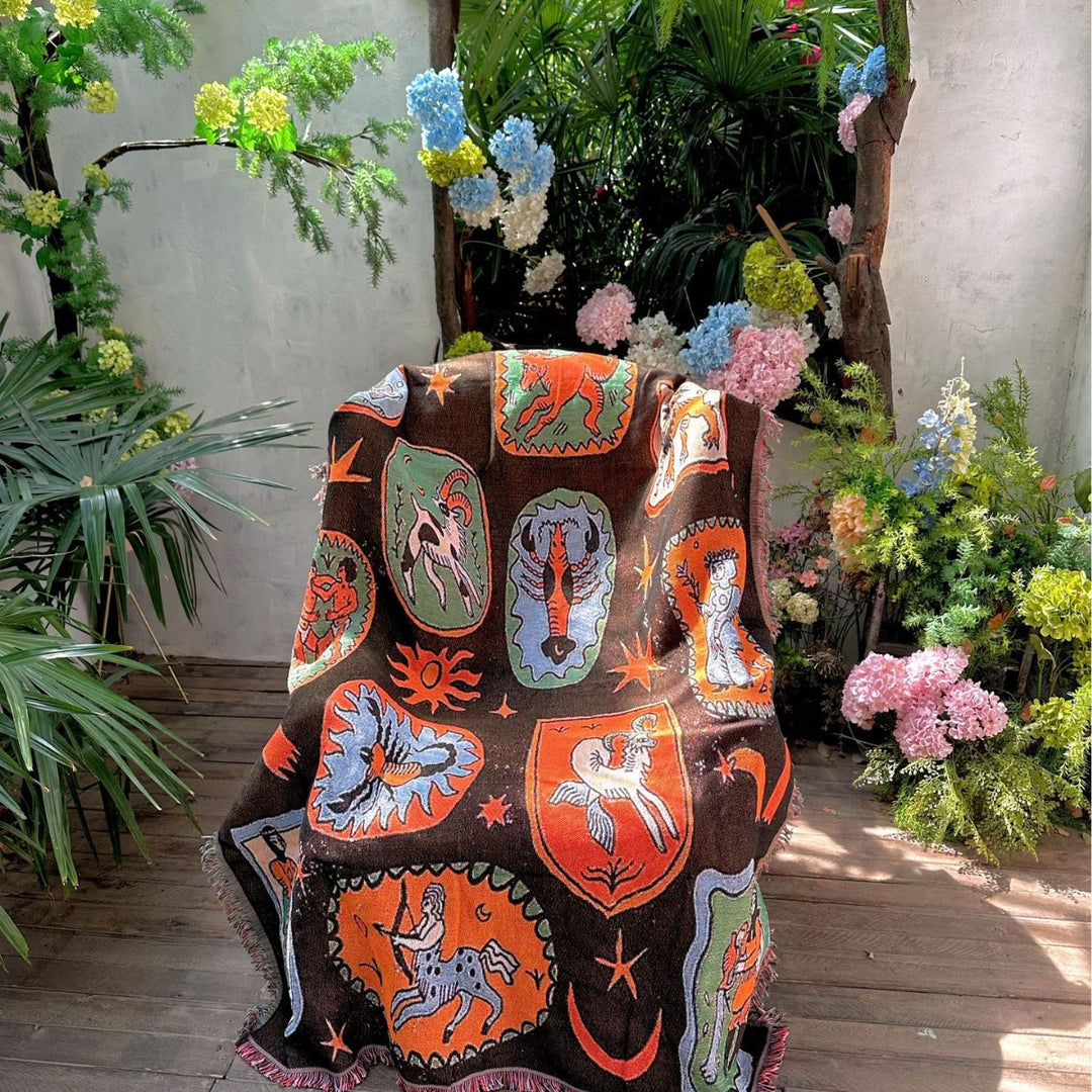 Decorative Cat-Themed Woven Throw Blanket