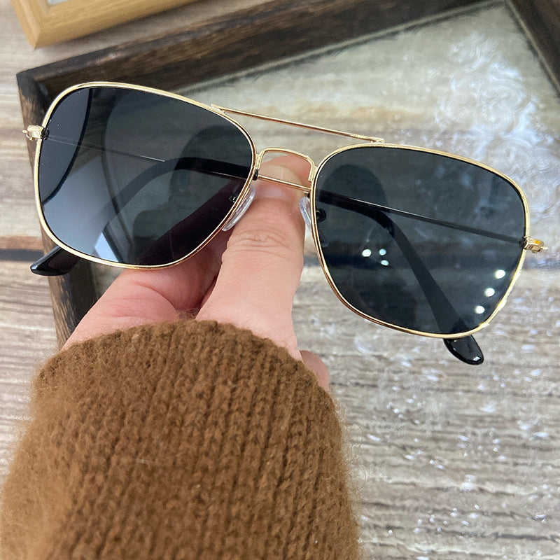 Fashionable metal sunglasses Bowlift