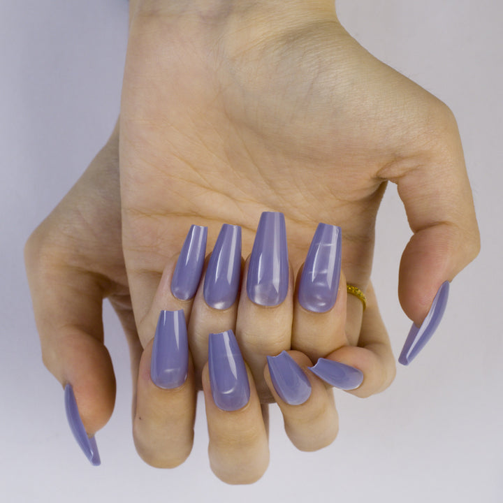 Artificial Nails in Modern Stiletto Design Bowlift