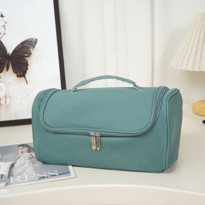 Travel cosmetics bag with multiple compartments Bowlift