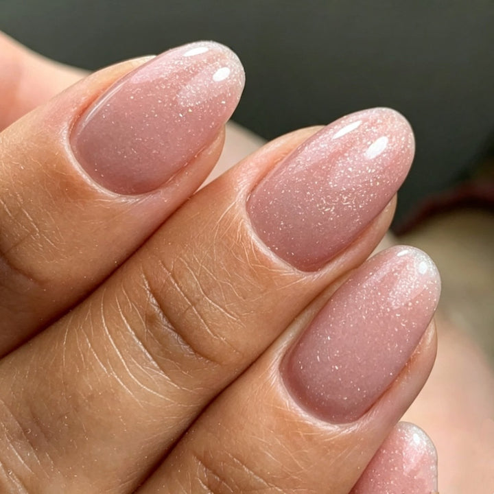 Glamorous artificial nails in elegant ombre look Bowlift