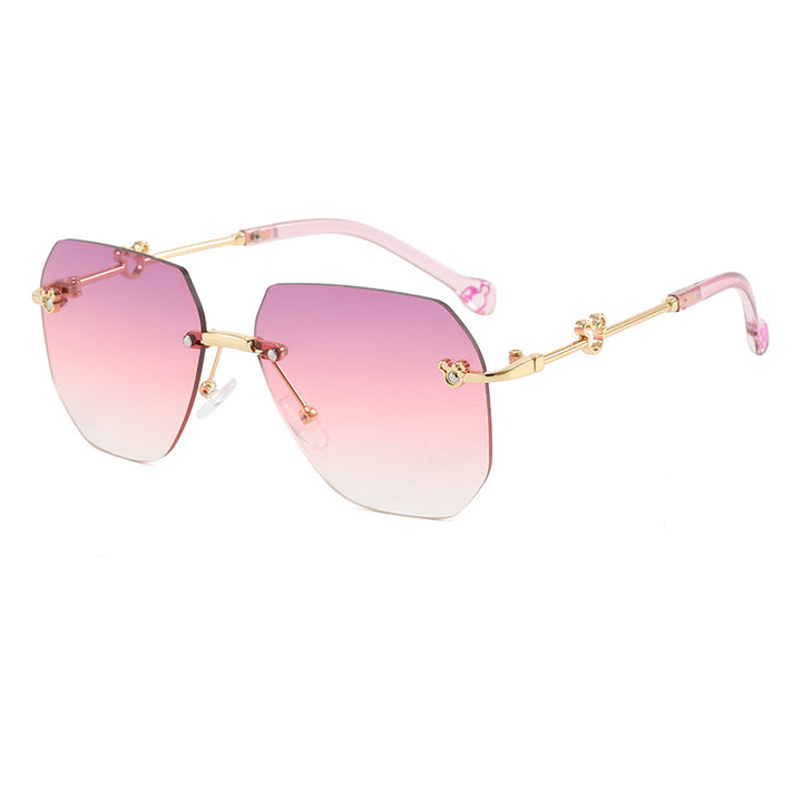 Ladies stylish oversized sunglasses with faceted frame Bowlift