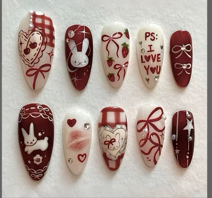 Artificial nails with romantic love motifs Bowlift