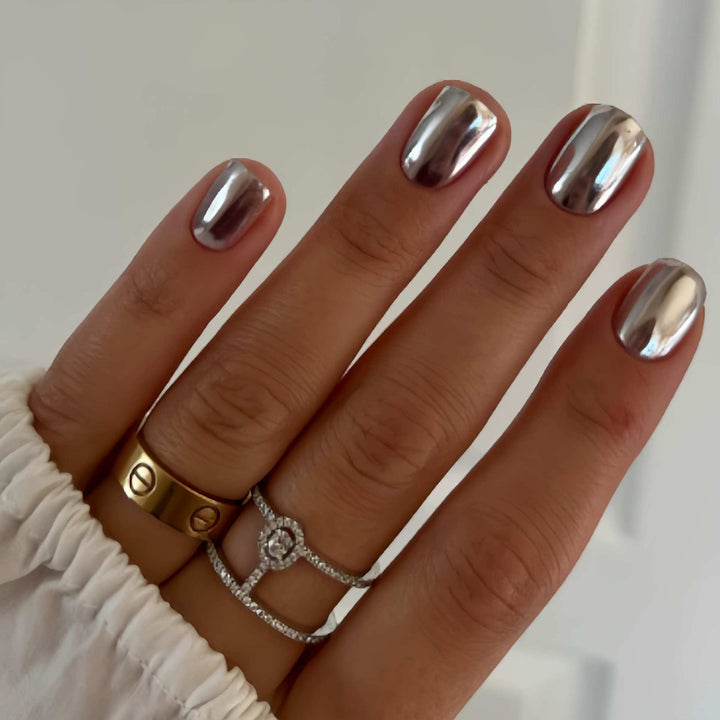 Mirrored Glossy Press-On Nail Set Bowlift
