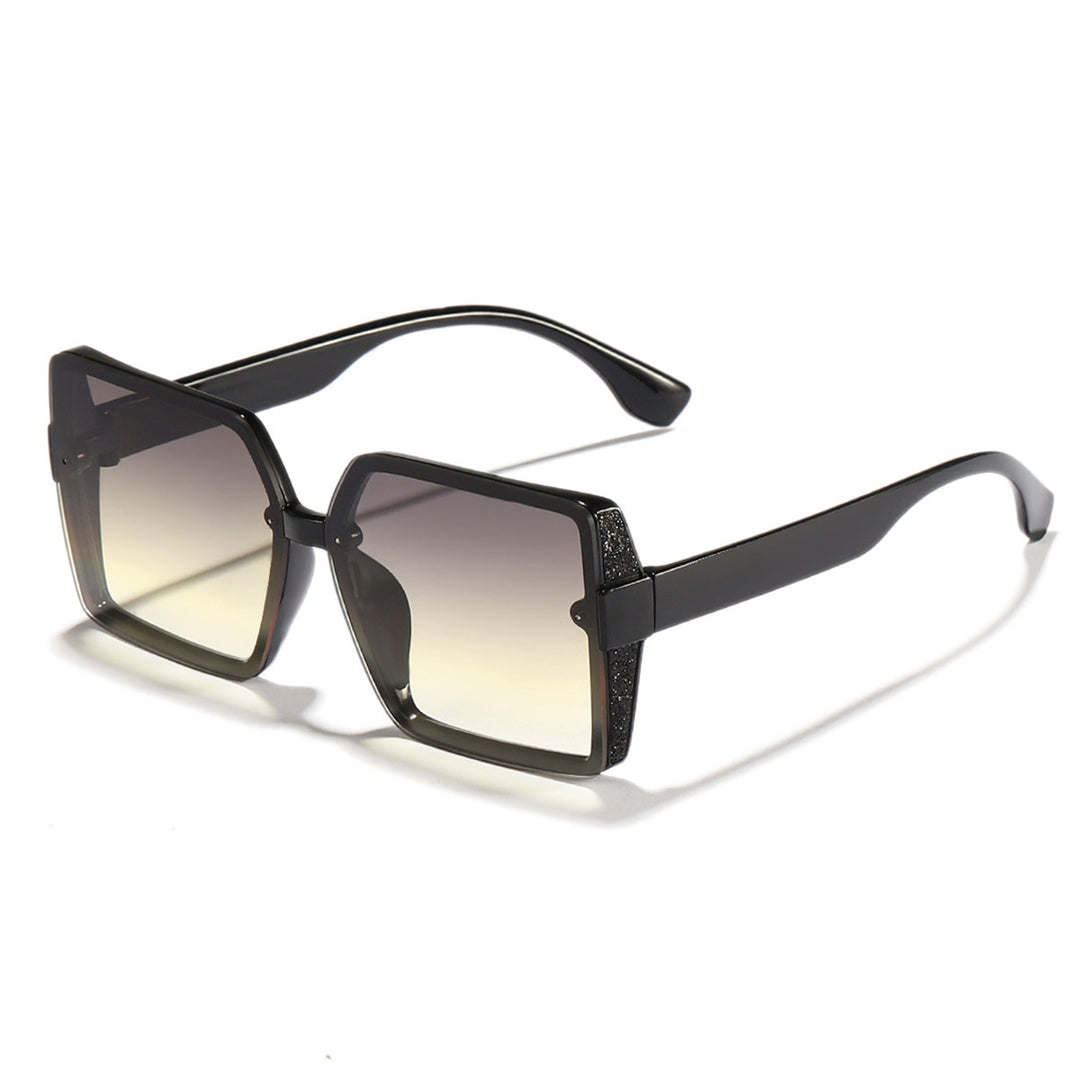 Ladies fashionable sunglasses in extravagant square design Bowlift