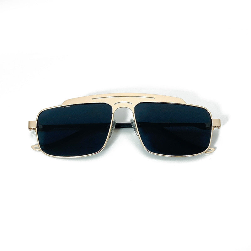 Fashionable Oversized Sunglasses with Elegant Design Bowlift