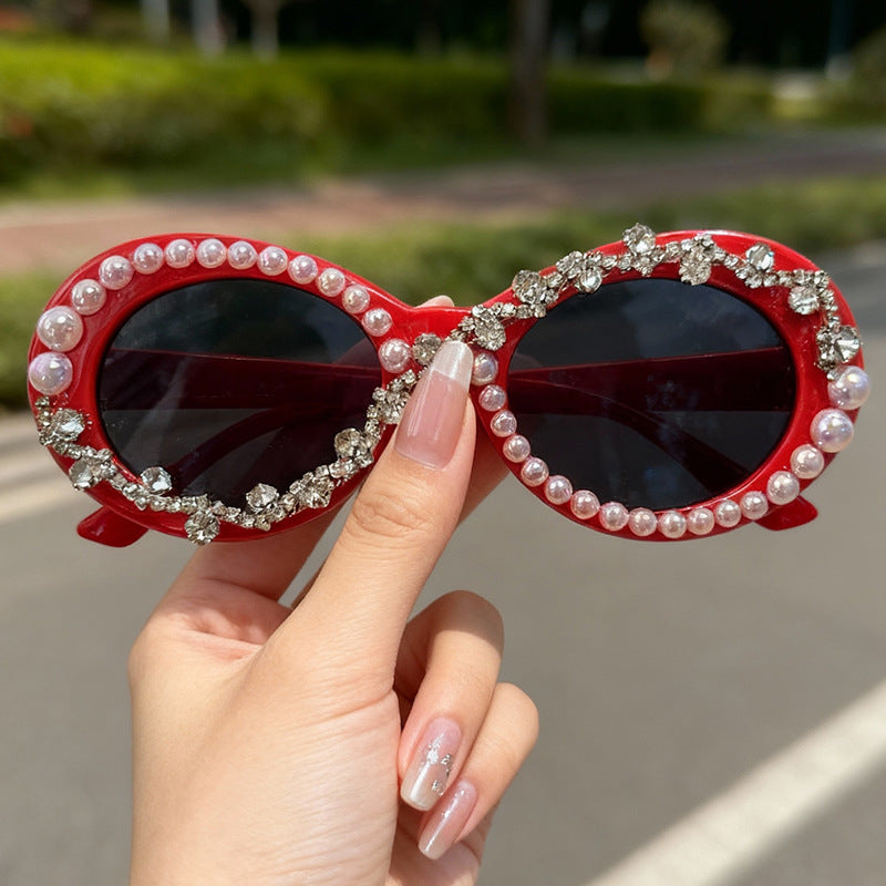 Elegant Pearl-Embellished Cat-Eye Sunglasses Bowlift
