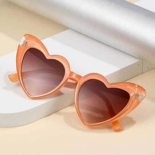 Ladies Heart-Shaped Sunglasses in Innovative Design Bowlift