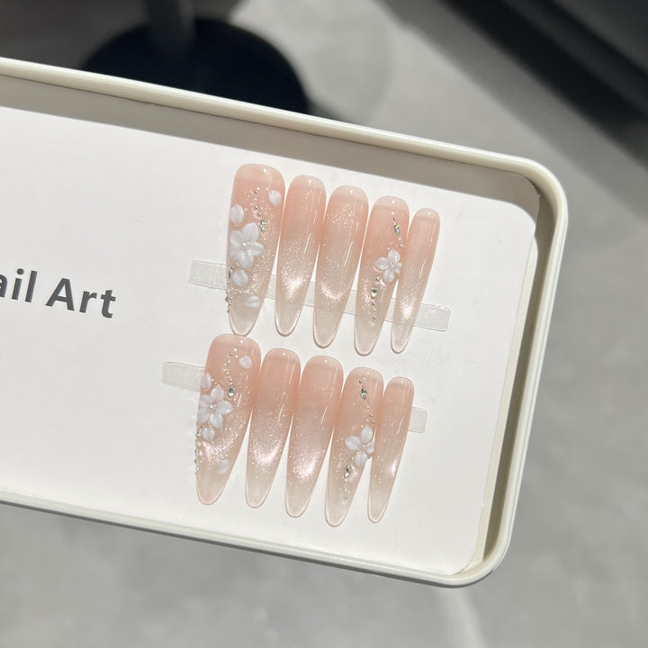 Decorative Floral Press-On Nail Set Bowlift