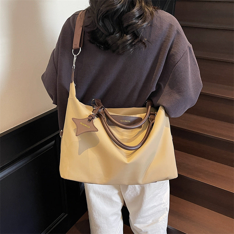 Elegant Travel Bag With Practical Compartments Bowlift