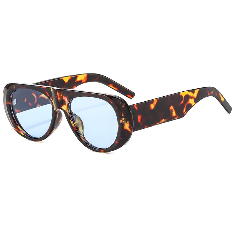 Contemporary Oversized Shield Sunglasses Bowlift