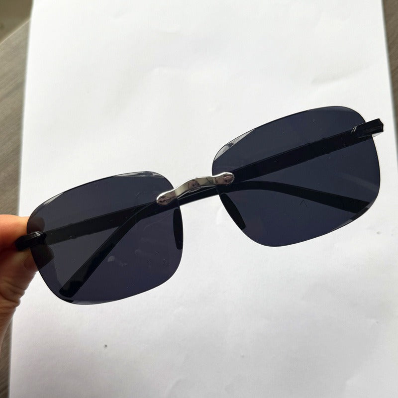 Chic Oversized Sunglasses Bowlift
