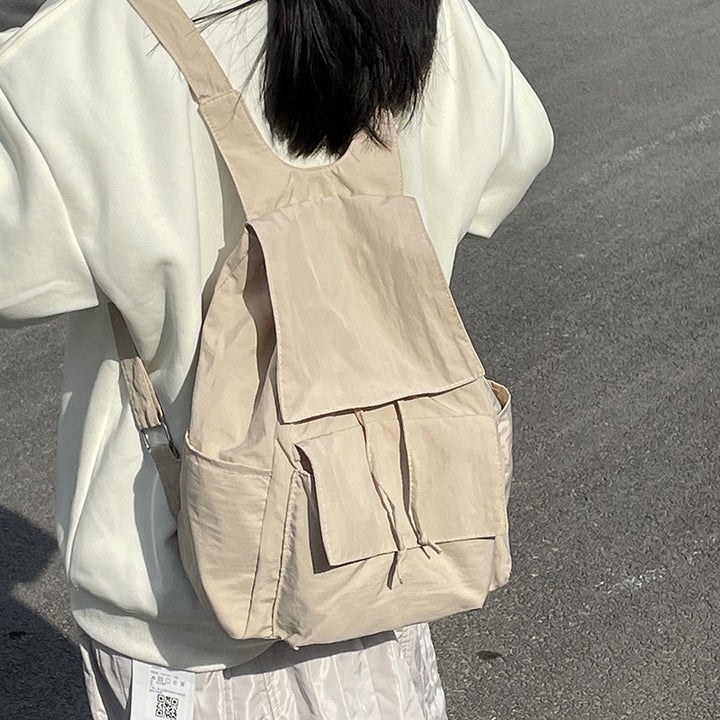 Versatile backpack with practical snap closure Bowlift