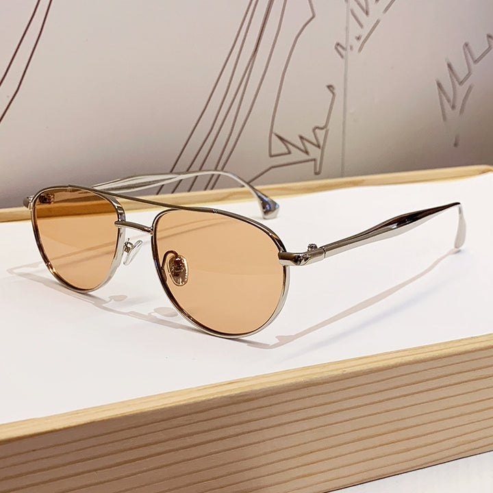 Ladies fashionable pilot sunglasses with elegant gold frame Bowlift