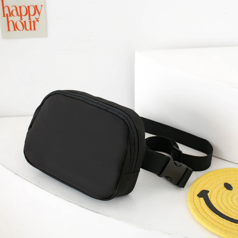 Fashionable fanny pack in minimalist form Bowlift