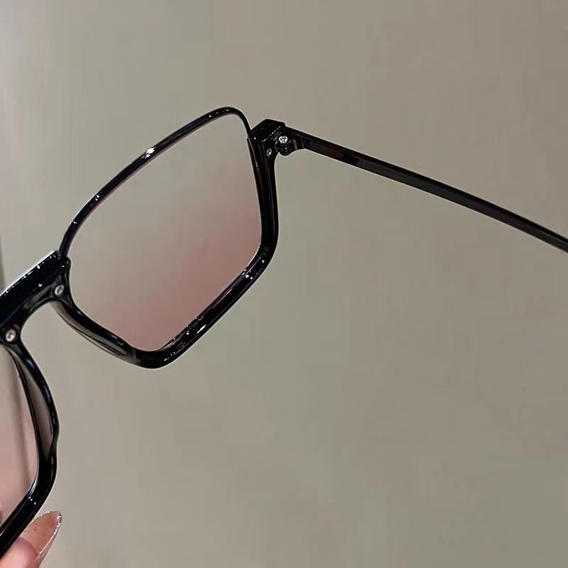 Trendy Over-Sized Glasses Frame Bowlift