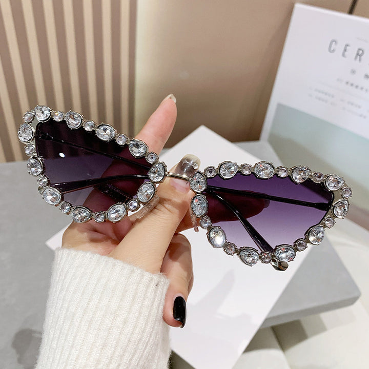 Ladies elegant Cat-Eye sunglasses with glamorous stone setting Bowlift