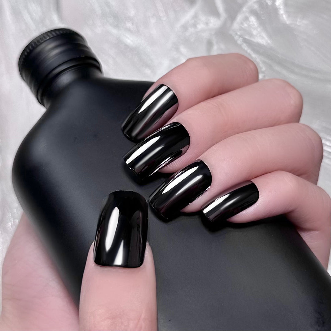 Glossy Press-On Nail Set Bowlift
