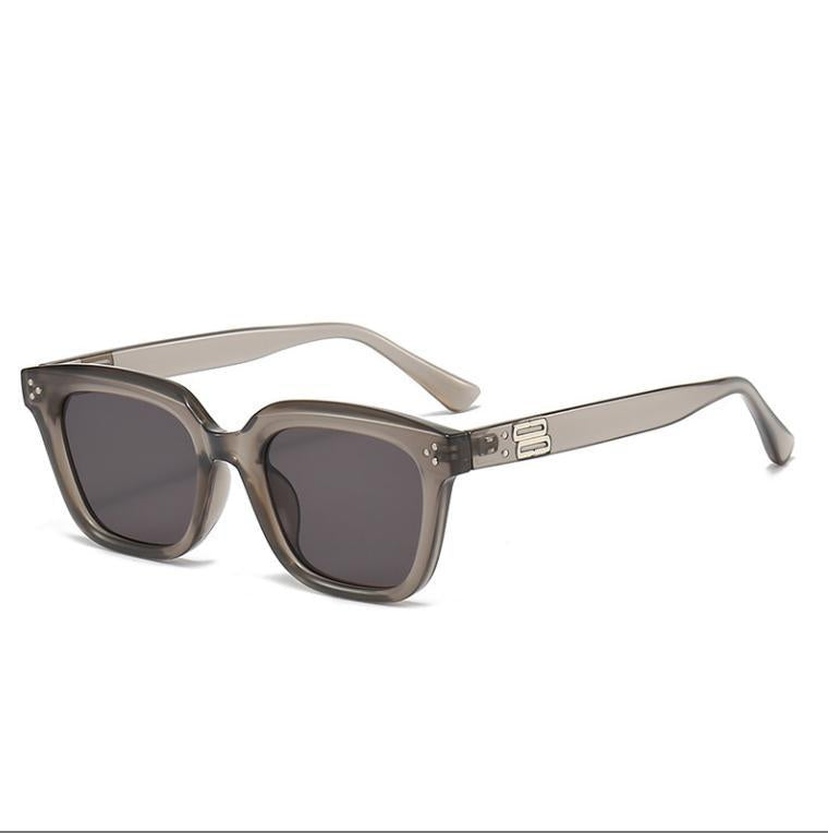 Women's trendy oversized sunglasses with sturdy plastic frame Bowlift
