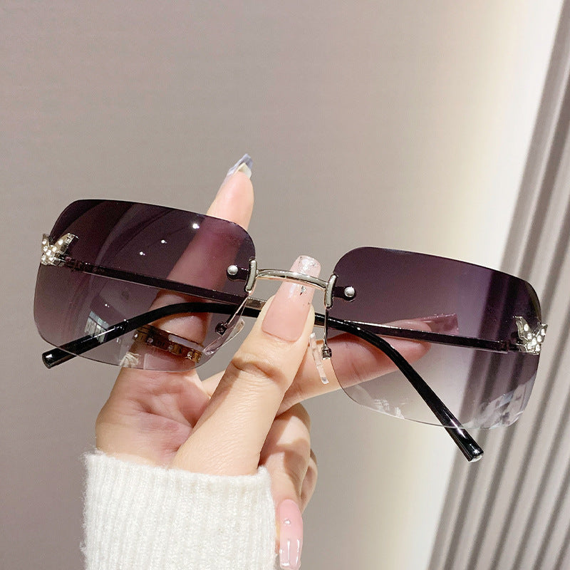Women elegant oversized sunglasses with woven golden frame Bowlift