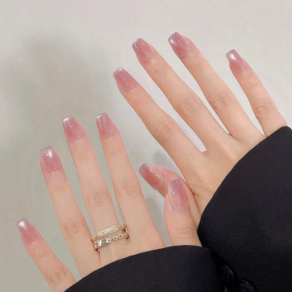 Artificial nails with elegant ombre effect Bowlift